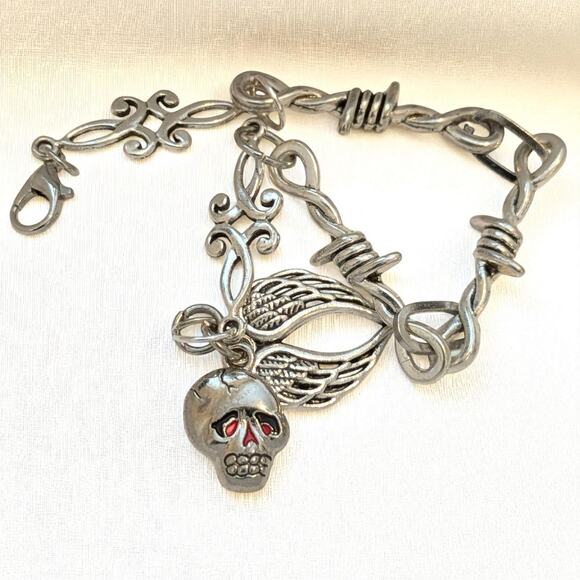 ED HARDY Skull & Wings Charm Bracelet on Barbed Wire Link Chain Stainless 8" - Picture 3 of 5